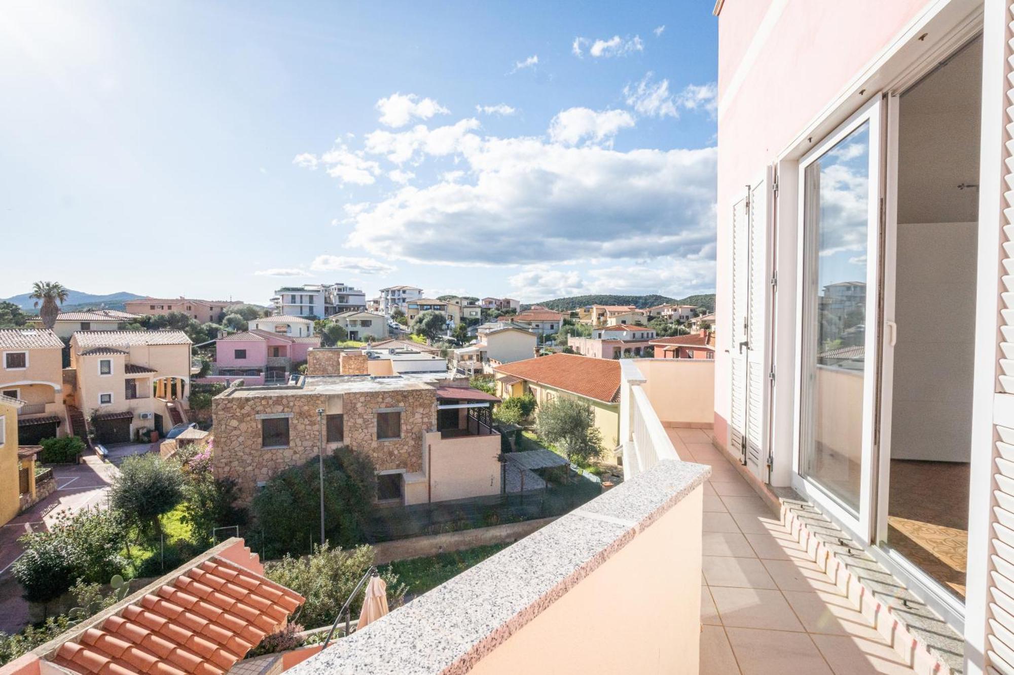 Apartmán Tramontana Vista Mare 300M Dalla Spiaggia Golfo Aranci Exteriér fotografie