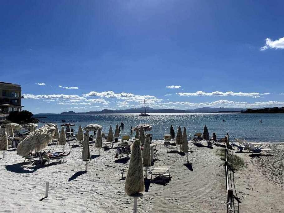 Apartmán Tramontana Vista Mare 300M Dalla Spiaggia Golfo Aranci Exteriér fotografie